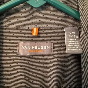 Pick any 4 of any $6 men’s button-down for $18!! Very lightly worn.